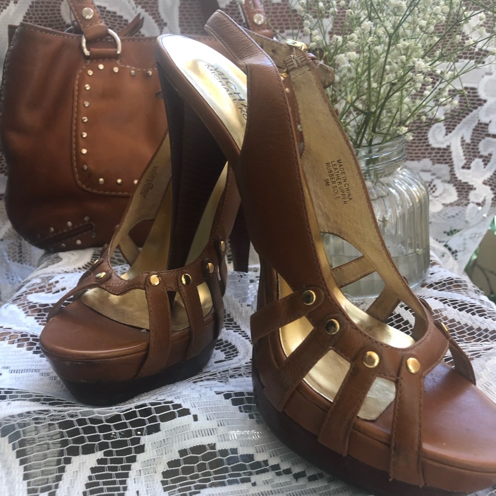 Micheal Kors size 9 Brown Leather Heels